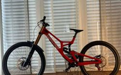 Santa Cruz V10.8 | 2024 Santa Cruz V10 CC X01 Rahmengröße L | velomarkt.ch