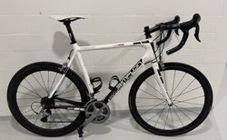 Simplon Provo 2 58' mit neuwertigen DT Swiss Rädern | Leichtes Carbon Rennrad mit 3 Kettenblättern | velomarkt.ch