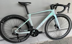 Cube Agree C:62 SLT greenfusion-white Gr. 53cm NEU | Shimano DURA ACE inkl. Powermeter | velomarkt.ch