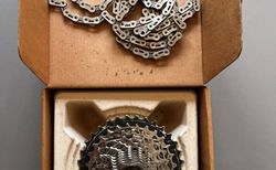 SRAM Force 10-33 Kassette und Flattop Kette | SRAM Force 10-33 Kassette und Flattop Kette | velomarkt.ch