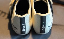 Pas Normal Studios × fizi:k Gravel-Schuhe Gr. 37 | Pas Normal Studios × fizi:k Gravel-Schuhe Gr. 37 | velomarkt.ch