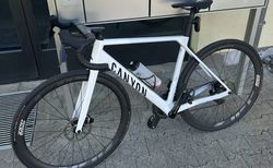 Canyon Ultimate CF SLX 8 AXS, Grösse M, SRAM Force, Powermeter, Zipp 303 kaufen in Schwyz #2 | velomarkt.ch