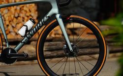 Specialized S-Works Tarmac SL7 — SRAM Red eTap AXS — Grösse 56 — OHNE LAUFRÄDER | Specialized S-Works Tarmac SL7 — SRAM Red eTap AXS | velomarkt.ch