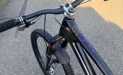 Forbidden Druid V2 MX Grösse S4 (XL) Highend Custom Aufbau | Top gepflegtes Trailbike von Forbidden | velomarkt.ch