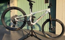 PIVOT FIREBIRD MY 2026 in XL - High End Enduro - Top Zustand und umfangreich verbessert kaufen in St. Gallen #2 | velomarkt.ch