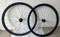 Gravel Carbonlaufradsatz Bontrager Aeolus Elite 35V | Neuwertiger und schneller Laufradsatz | velomarkt.ch
