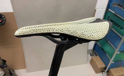 Fizik - Antares R1 Carbon Regular Sattel | 3D Sattel. | velomarkt.ch