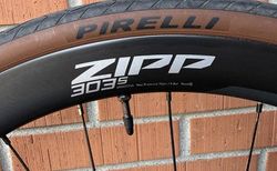 BMC Roadmachine 01 Three mit Powermeter, neuer Sram Force E1, Zipp 303s Rädern und Zipp SL80 Lenker kaufen in Basel-Stadt #4 | velomarkt.ch