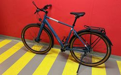 Cube Travel Pro 2023, Grösse 54 – Gates-Riemenantrieb, hügelfreundliche Übersetzung & viel Zubehör | Cube Travel PRO | velomarkt.ch