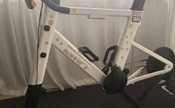 Zwift Bike mit Wahoo Rolle 2025 | Ich verkaufe mein Zwift Bike inclusive Wahoo Rolle | velomarkt.ch