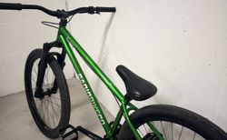 Radio Asura 26" Dirt Jump | Top Zustand – Metallic Grün | velomarkt.ch