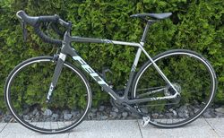 Felt Carbon Rennrad für Frauen neuwertig max. 500km gefahren | Grösse 54 - nur von Frau gefahren - Top Zustand | velomarkt.ch