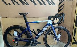 Canyon Aeroad CF SL 8 Disc 2024 | Canyon Aeroad CF SL 8 Disc 2024 | velomarkt.ch