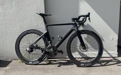 Canyon Aeroad CF SLX Disc 9.0 LTD | SRAM Red eTap – DT Swiss ARC 1100 – Grösse S | velomarkt.ch