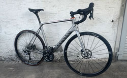 Canyon Edurace CF SL 8.0 | Farbe: Icelandic Lava. Gruppe: Shimano Ultegra | velomarkt.ch