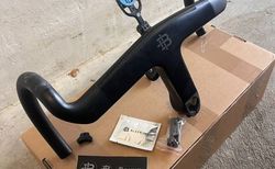 Black Inc Integratet Aero Barstem | 120mm Länge / 400mm Breit | velomarkt.ch