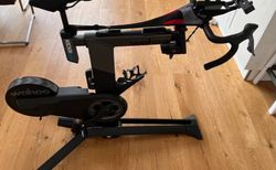 Wahoo KICKR Bike V1 (inklusive Zubehör) | In ausgezeichnetem Zustand | velomarkt.ch