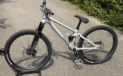 Canyon Stitched 720, 26", Dirt Jump, Slopestyle, Fully | Top Zustand, vollgefedert. Dirt Jump / Slopestyle | velomarkt.ch