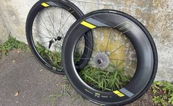 Novatec R9/R5 Carbon-Laufradsatz | mit Durace Kasette 11-fach. ca. 3000km Gebrauch | velomarkt.ch