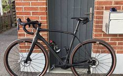 Custom Carbon Gravel-Bike | Grösse 56, Shimano Ultegra und DT-Swiss | velomarkt.ch
