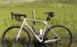 Canyon Endurace CF 7 Di2 (2026) Gr. M | Garmin Edge 540 | nur 2'000 km | Canyon Endurace CF 7 Di2, Gr. M, nur 2'000 km. | velomarkt.ch