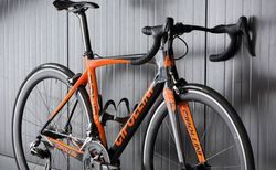 Schönes Cipollini Bond mit SRAM Red Etap | Schönes Cipollini Bond mit SRAM Red Etap | velomarkt.ch
