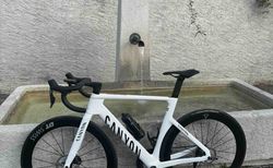 Canyon Aeroad CF SLX 8 Di2 – Size M – Excellent Condition | Selling my Canyon Aeroad CF SLX 8 Di2 in size M | velomarkt.ch