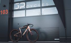 FACTOR Sarana Premium Package + Wheels 46 56 Prismatic Gold kaufen in Bern #2 | velomarkt.ch