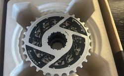Fabrikneue SRAM CS XG-1290 Red 12-fach &amp; neue Kette gratis kaufen in Zurich #2 | velomarkt.ch