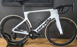2026 Cervélo S5 Carbon (Rahmengröße 56) – Shimano Dura-Ace Di2 (Lithium White) – Unter 1.000 km | 2026 Cervélo S5 Carbon (Rahmen 56) | velomarkt.ch