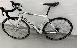 Rennrad FELT Gr. 54 | Rennrad Marke Felt, Gr. 54, 105-Schaltung | velomarkt.ch