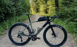 Canyon Grail CF SLX8 Di2 | Top ausgestattetes Gravel Race  Bike | velomarkt.ch
