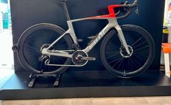 BMC Teammachine R 01 Three Force AXS | BMC Teammachine R 01 Three Force AXS | velomarkt.ch