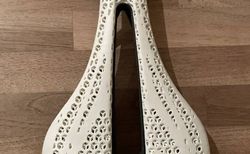 RYET Carbon Rennrad-Sattel mit 3D-Polsterung – 162 g | RYET Carbon Rennrad-Sattel mit 3D-Polsterung – 162 | velomarkt.ch