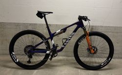 Canyon Lux World Cup CFR Team (L) | Top Race Bike mit Powermeter | velomarkt.ch