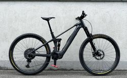 Raymon Airok Ultra, Full Carbon E-MTB inkl. Rangextender | Elegantes Leichtgewicht - nur rund 17kgs | velomarkt.ch