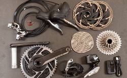 SRAM RED eTap AXS HRD Gruppe 2x12 + Powermeter | Super Zustand | velomarkt.ch