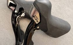 SHIMANO STI-5700 105 Schalt-/Bremshebel Set | Ganz neu | velomarkt.ch