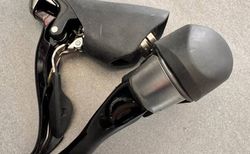 SHIMANO STI-5700 105 Schalt-/Bremshebel Set kaufen in Ticino #2 | velomarkt.ch