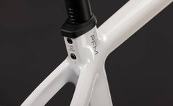 Cube Cube Nuride Hybrid Performance 720 metallicwhite´n´grey L metallicwhite´n´grey kaufen in Graubünden #4 | velomarkt.ch