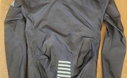 Rapha Pro Team Goretex Rain Jacket | Rapha Pro Team Goretex Rain Jacket_Grösse M | velomarkt.ch