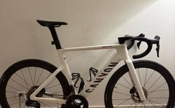 Canyon Aeroad CF SLX 7 Di2 2025 M | Canyon Aeroad CF SLX 7 Di2 2025 M | velomarkt.ch