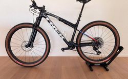 Trek Supercaliber SLR 9.8XO AXS Gen 2, L Navy Smoke kaufen in San Gallo #3 | velomarkt.ch