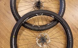 DT Laufradsatz XR1501 Spline, 29x22.5, NonBoost, XD | Radsatz vo/hi, bereift mit Pirelli Scorpion | velomarkt.ch