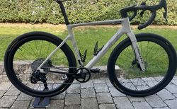 Scott Addict Gravel | Gepflegtes Scott Gravel Rad mit Sram Rival AXS | velomarkt.ch