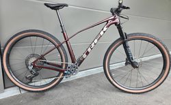 Trek Procaliber 9.7 AXS Gen 3 (Modell 2026) | Carbon-Race-Hardtail im absoluten Neuzustand! | velomarkt.ch