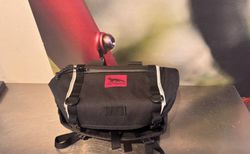 Swift Industries Catalyst Pack (Lenkertasche / Satteltasche) – Schwarz – Neu kaufen in Zurich #5 | velomarkt.ch
