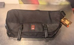 Chrome Industries Citizen Messenger Bag (Heritage Series) – Schwarz – Neu mit Etikett! | Chrome Industries Citizen Messenger Bag in Schwarz | velomarkt.ch