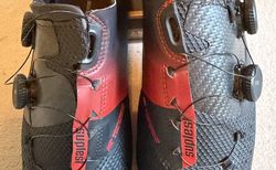 Die Suplest Road Pro Edge+ 2.0 BMC Edition Schuhe sind darauf ausgelegt, Komfort und Effizienz auf der Straße zu bieten. Mit Premium-Funktionen wie dem BOA Li2-System, der ERGO 360° Carbonso | Die Suplest Road Pro Edge+ 2.0 BMC Edition Schuhe | velomarkt.ch