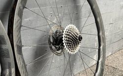 Zipp 353 NSW Disc – Carbon Tubeless Radsatz | Top Aero Allrounder Radsatz | velomarkt.ch